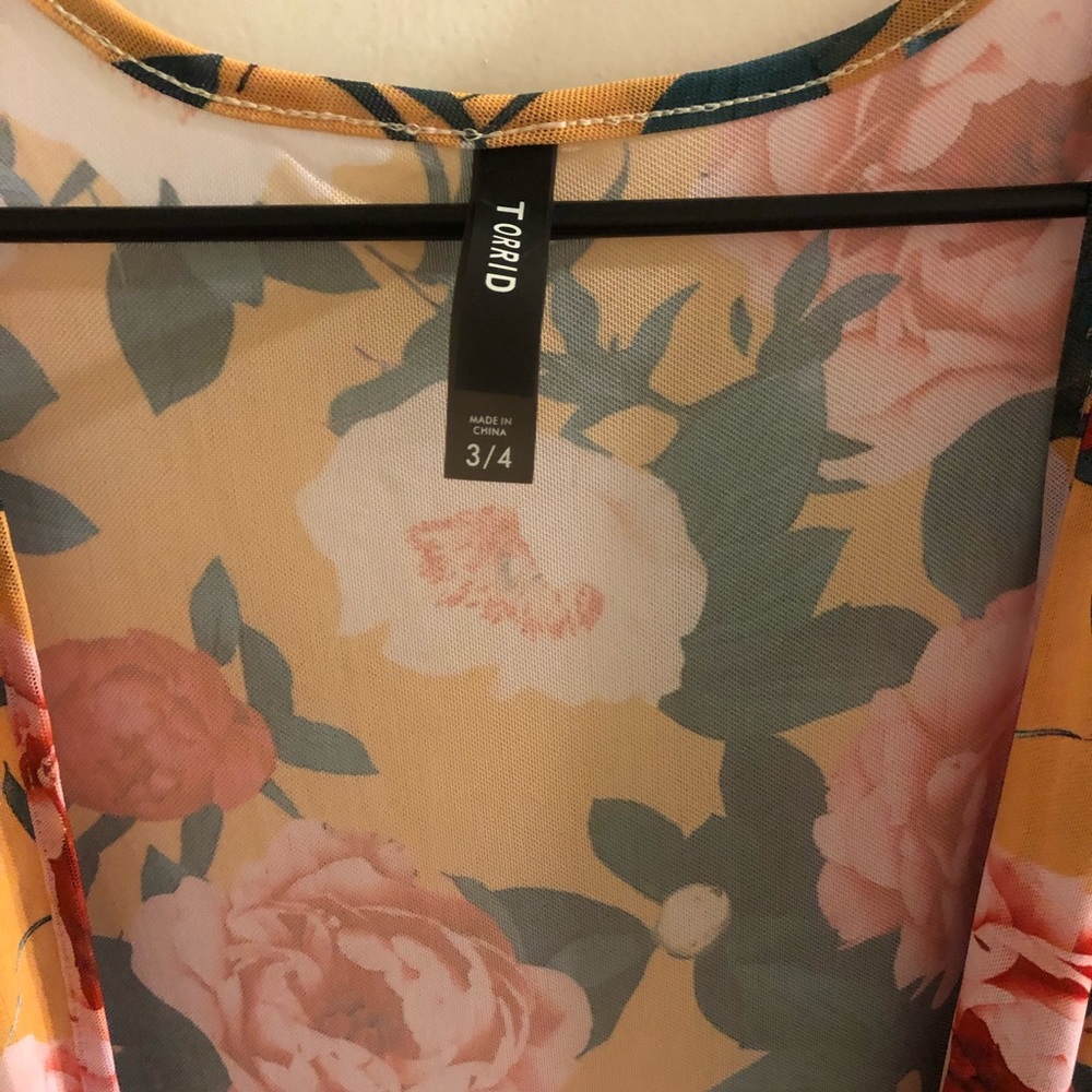 Torrid floral kimono/cover up - Picture 3 of 3